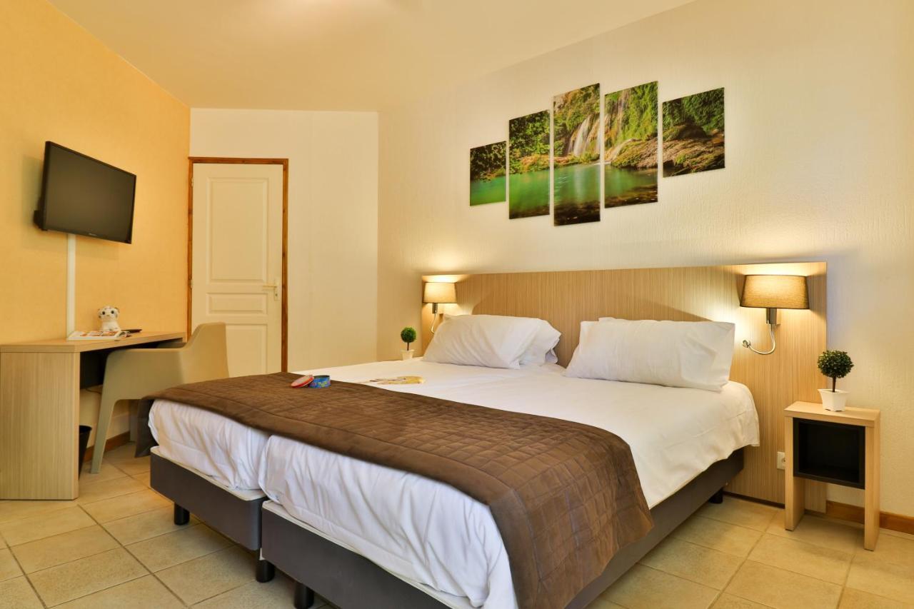 Les Arbousiers Village Hotel Provencal La Roquebrussanne エクステリア 写真