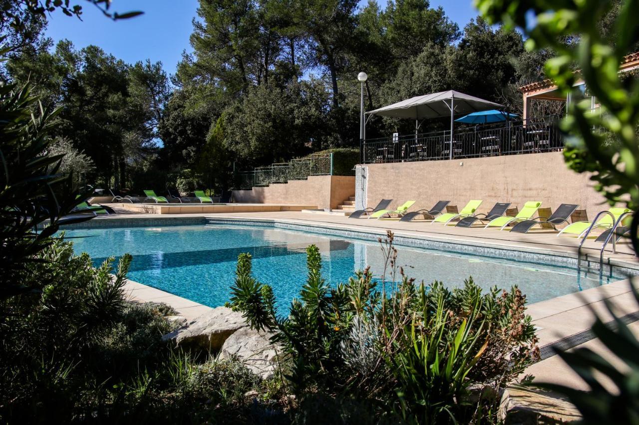 Les Arbousiers Village Hotel Provencal La Roquebrussanne エクステリア 写真
