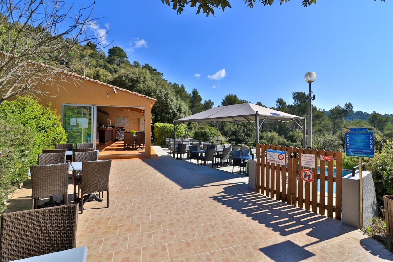 Les Arbousiers Village Hotel Provencal La Roquebrussanne エクステリア 写真