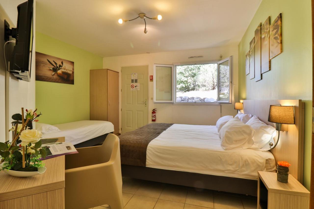 Les Arbousiers Village Hotel Provencal La Roquebrussanne エクステリア 写真