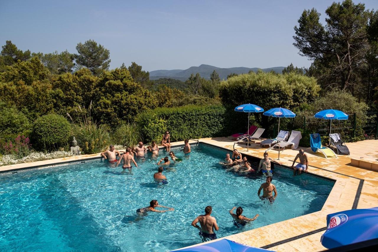 Les Arbousiers Village Hotel Provencal La Roquebrussanne エクステリア 写真