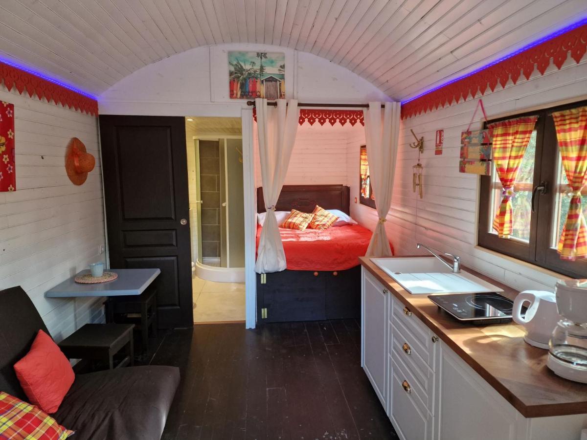 Les Arbousiers Village Hotel Provencal La Roquebrussanne エクステリア 写真