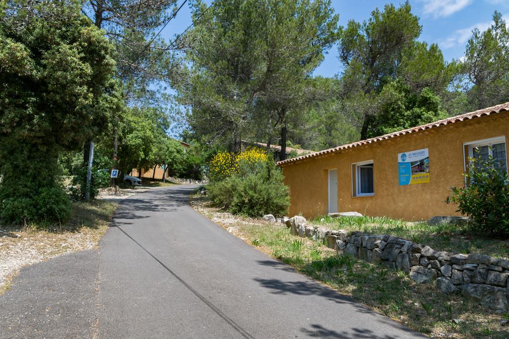 Les Arbousiers Village Hotel Provencal La Roquebrussanne エクステリア 写真