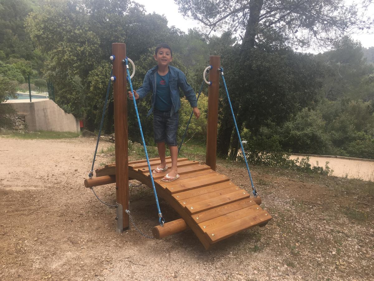 Les Arbousiers Village Hotel Provencal La Roquebrussanne エクステリア 写真
