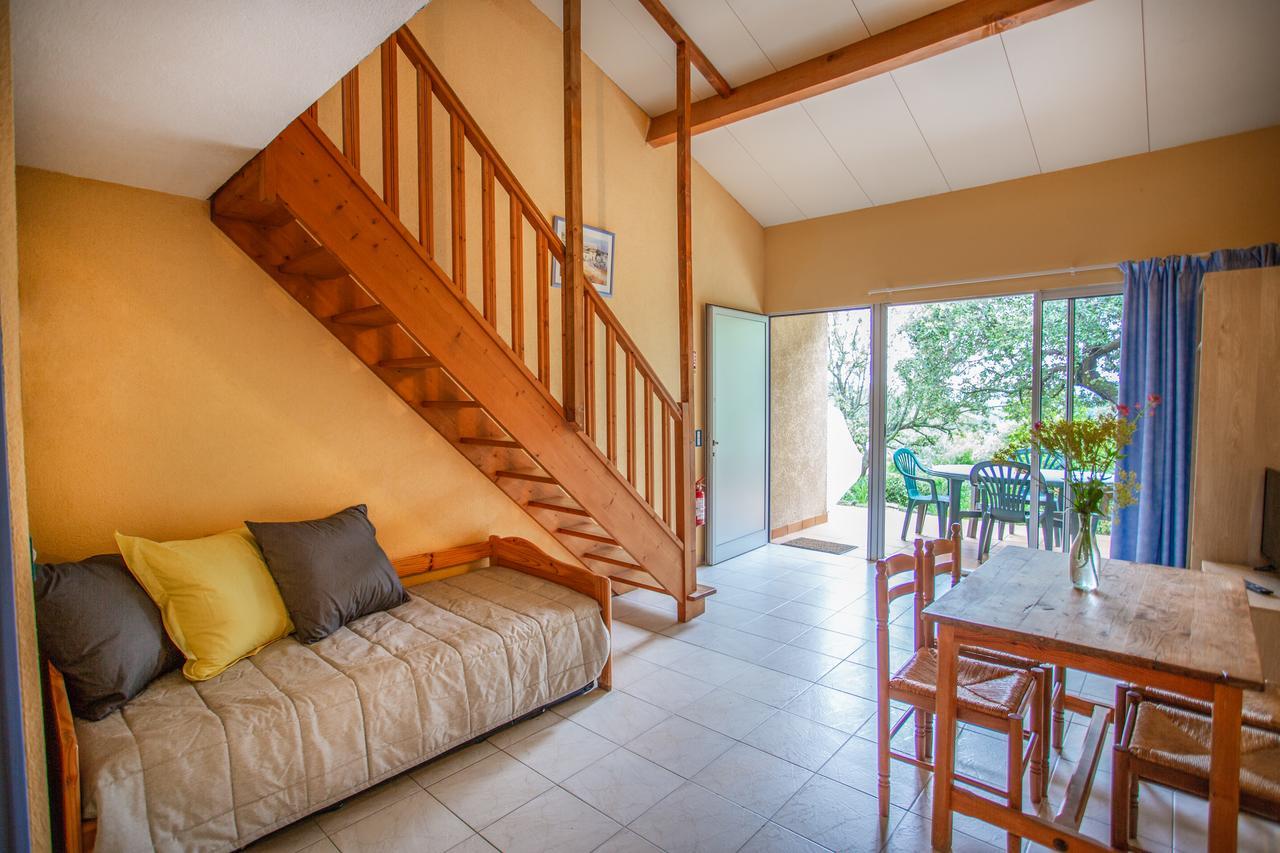Les Arbousiers Village Hotel Provencal La Roquebrussanne エクステリア 写真